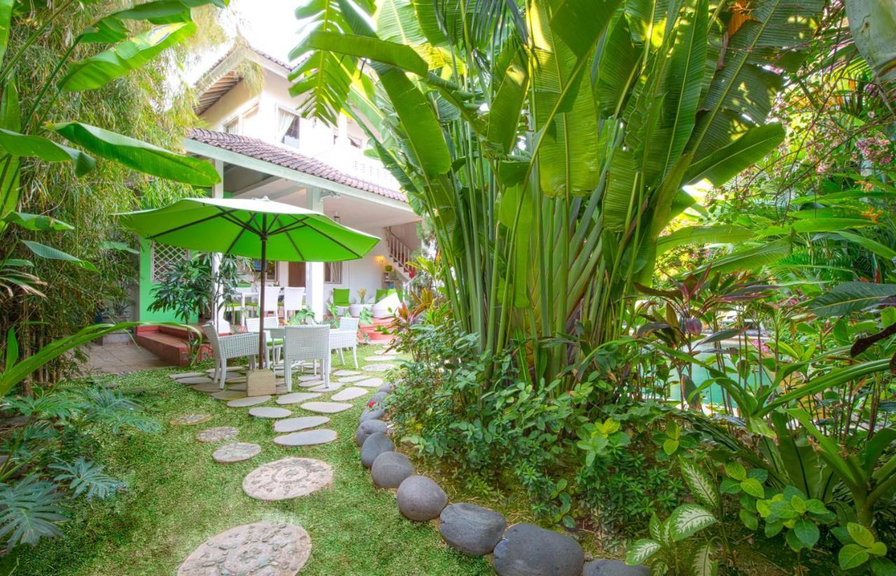 Villa Enjoy - Seminyak Center Exteriör bild