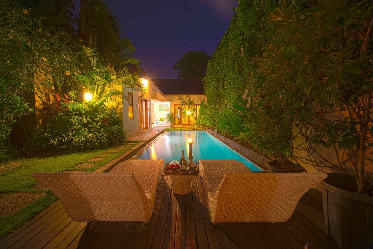 Villa Enjoy - Seminyak Center Exteriör bild